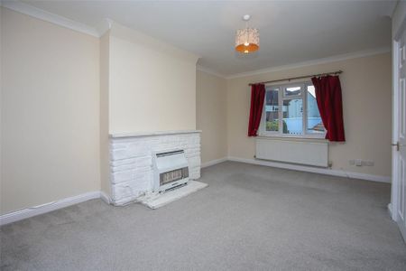 2 bedroom semi-detached house to rent - Photo 2