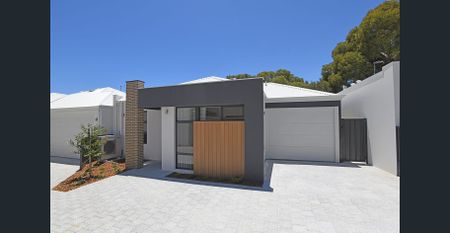 BRAND NEW IDEALLY LOCATED STUNNING VILLA - Photo 2