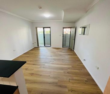 Stylish Newtown Apartment with Private Courtyard - Photo 1