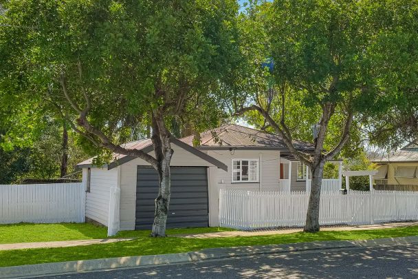 “Charming Modern Cottage” - Photo 1
