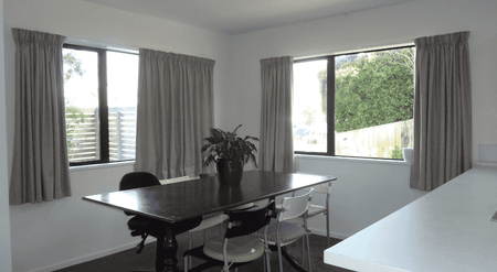 Modern, easy care living - Photo 5