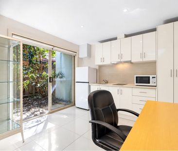 Furnished Student Apartment Opposite Monash University - Photo 2