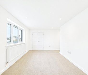 3 bedroom end of terrace house to rent - Photo 5