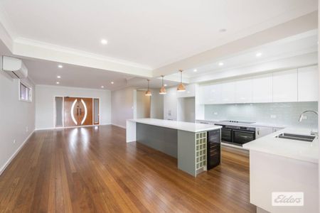 RENOVATED EXECUTIVE RIVERFRONT HOME - Photo 5