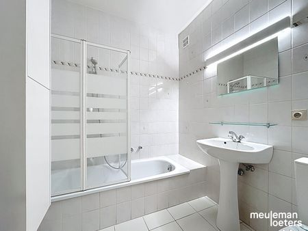 luchtig appartement met garage - Photo 5