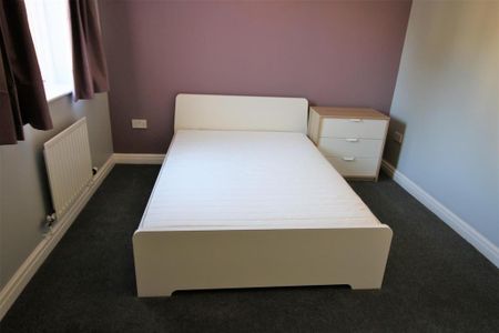 4 bedroom private hall to rent - Photo 4