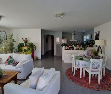 Maison à louer à Royan - 4 pièces, 3 chambres, proche des commodités - Photo 3