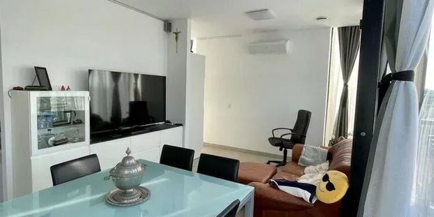 Studio met slaaphoek te huur in Sint-Truiden voor € 700 met 1 slaapkamer - Photo 1