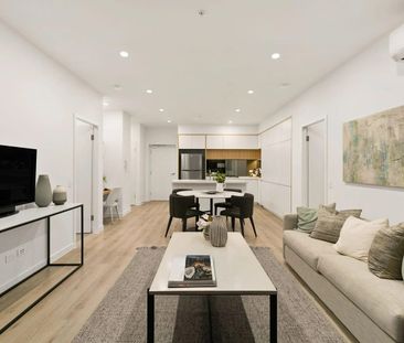 Modern ground-level apartment with private balcony access - Photo 1