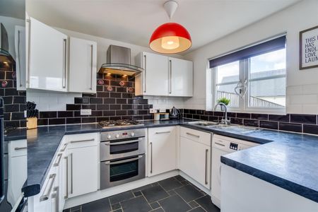 Freedom Square, Greenbank, Plymouth - Photo 4