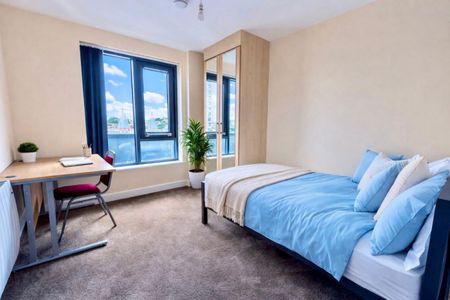 2 bed Apartment 60 Ecco - Photo 2