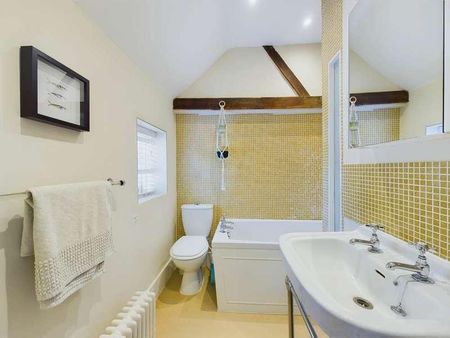 Wigginton Bottom, Wigginton, HP23 - Photo 5