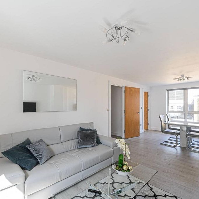 3 bedroom flat to rent - Photo 1