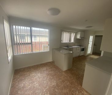 8A Quintal Place, Papatoetoe - Photo 2