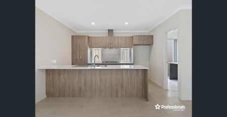 SPACIOUS MODERN HOME! - Photo 5