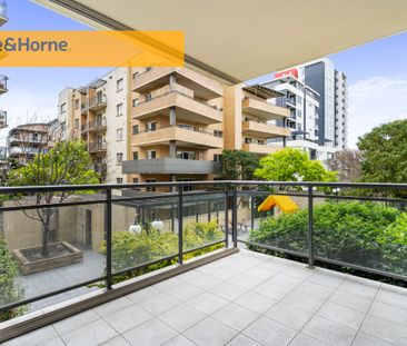 This apartment is sure to impress!!! - Photo 6