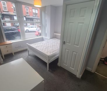 3 Bed - 19b Winston Gardens, Headingley, Leeds - LS6 3LA - Student - Photo 6