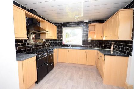 2 bedroom semi-detached house to rent - Photo 3