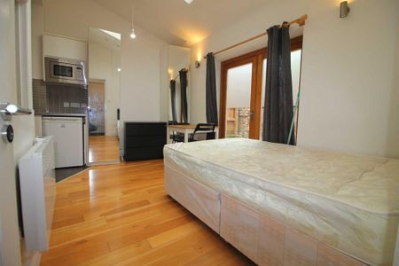 Studio to rent - Photo 3