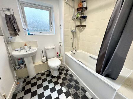 Cam House, Greater London, UB5 - Photo 5