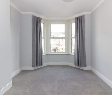 4 Bed Terraced House, Boscombe Road, SW17 - Photo 4