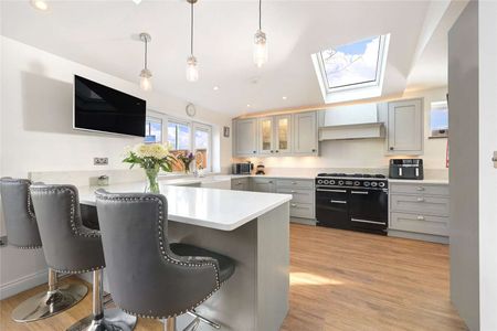 A fabulous 4 bedroom family home finished to a high standard throughout - Photo 3