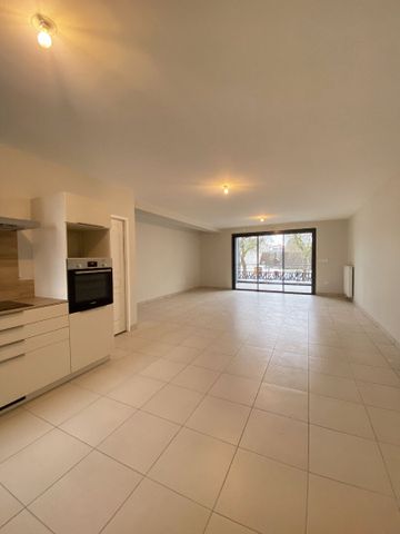 Location Appartement 3 pièces 92m² - Photo 3