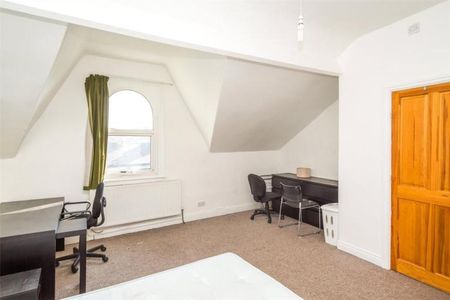 3 bedroom flat share to rent - Photo 2