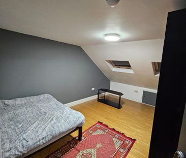 1 bedroom in a house share to rent - Photo 1