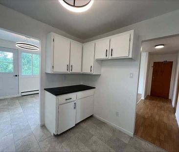 BEAU 4 1/2 | CHAUFFAGE & EAU CHAUDE - Photo 2