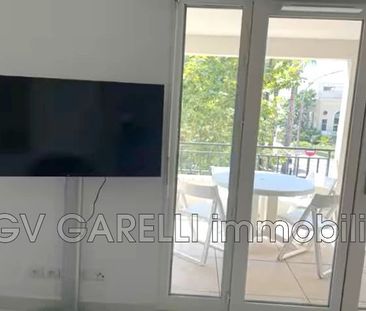 Location Appartement 2 pièces 43m² HYERES 83400 - Photo 2