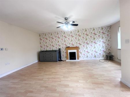 4 bed semi-detached house to rent in Leyland Road, Burnley, BB11 - Photo 5