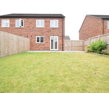 Benson Lane, Normanton, WF6 - Photo 3