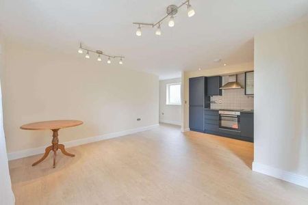 Temeraire Place, Brentford, TW8 - Photo 2