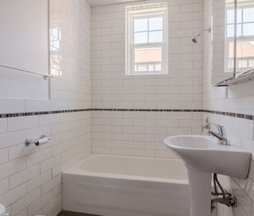 4715 Queen Mary Road - Photo 6