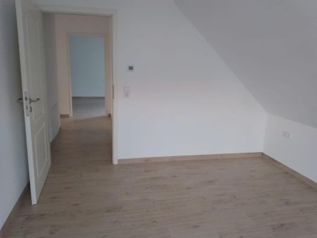 - EHNINGEN - Moderne 3-Zi.-Wohnung mit EBK, Fußbodenheizung, Stp - Photo 4