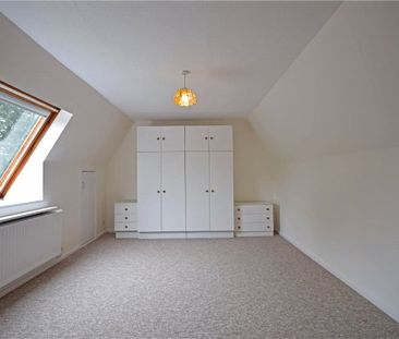 Spacious 1 bedroom chalet style house situated just of Gilbert Road... - Photo 2