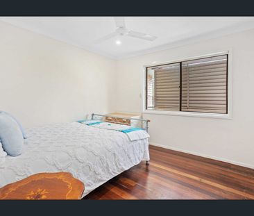 Charming Family Home in a Prime Location! - Photo 4