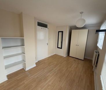 2 Bed Maisonette, Norman Crescent, TW5 - Photo 5