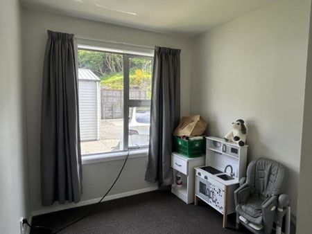 3 Bedroom Home + Double Garage - Photo 4