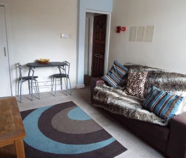 1 bedroom in a house share to rent - Photo 1