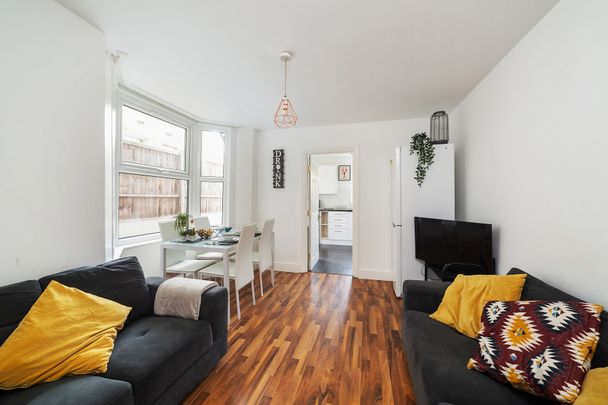🏡 An Amazing Property in Haringey - Must be Seen! 🏡 Room 2 - Photo 1