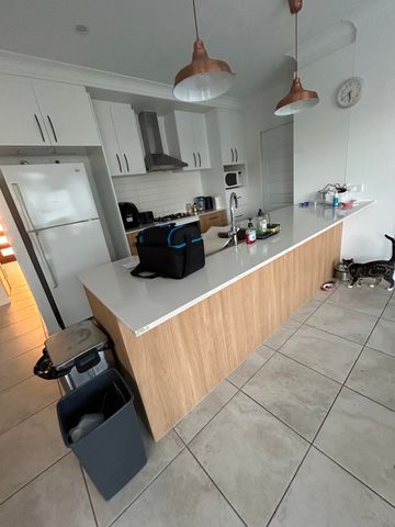 Helensvale - Photo 5