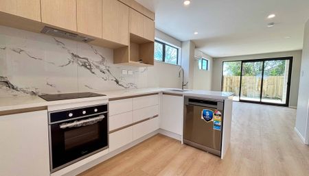 Brand-New 3-Bedroom Townhouse in Glen Eden - Photo 5