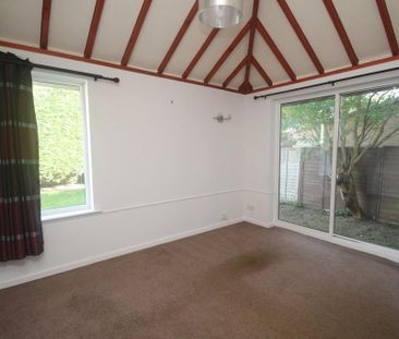 3 bedroom detached house to rent - Photo 4