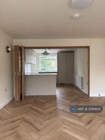 3 bedroom maisonette to rent - Photo 4