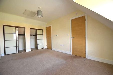 Holywell Way, Staines-upon-thames, TW19 - Photo 2