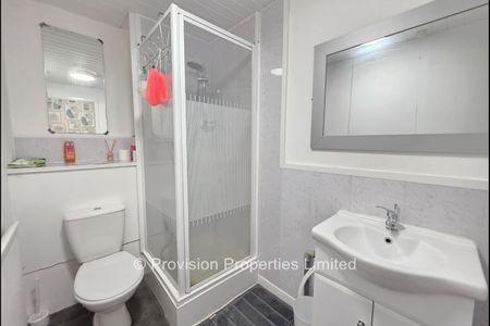 4 Bedroom Houses, University Leeds City Centre - Photo 2