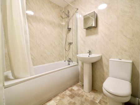 3 bedroom semi-detached house to rent - Photo 3