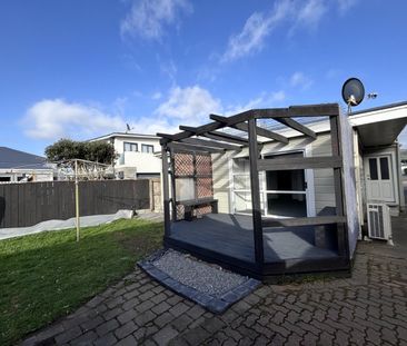 2 Tory Street, Petone - Photo 5